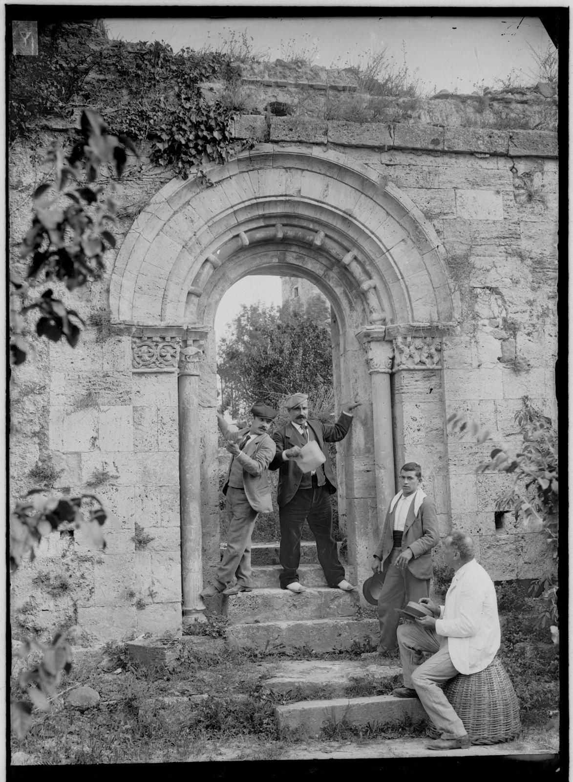 Desconegut, [Group Portrait]