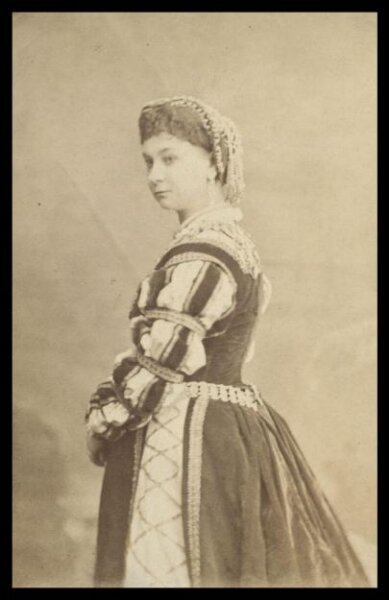 London Stereoscopic and Photographic Company, Guy Little Theatrical Photograph