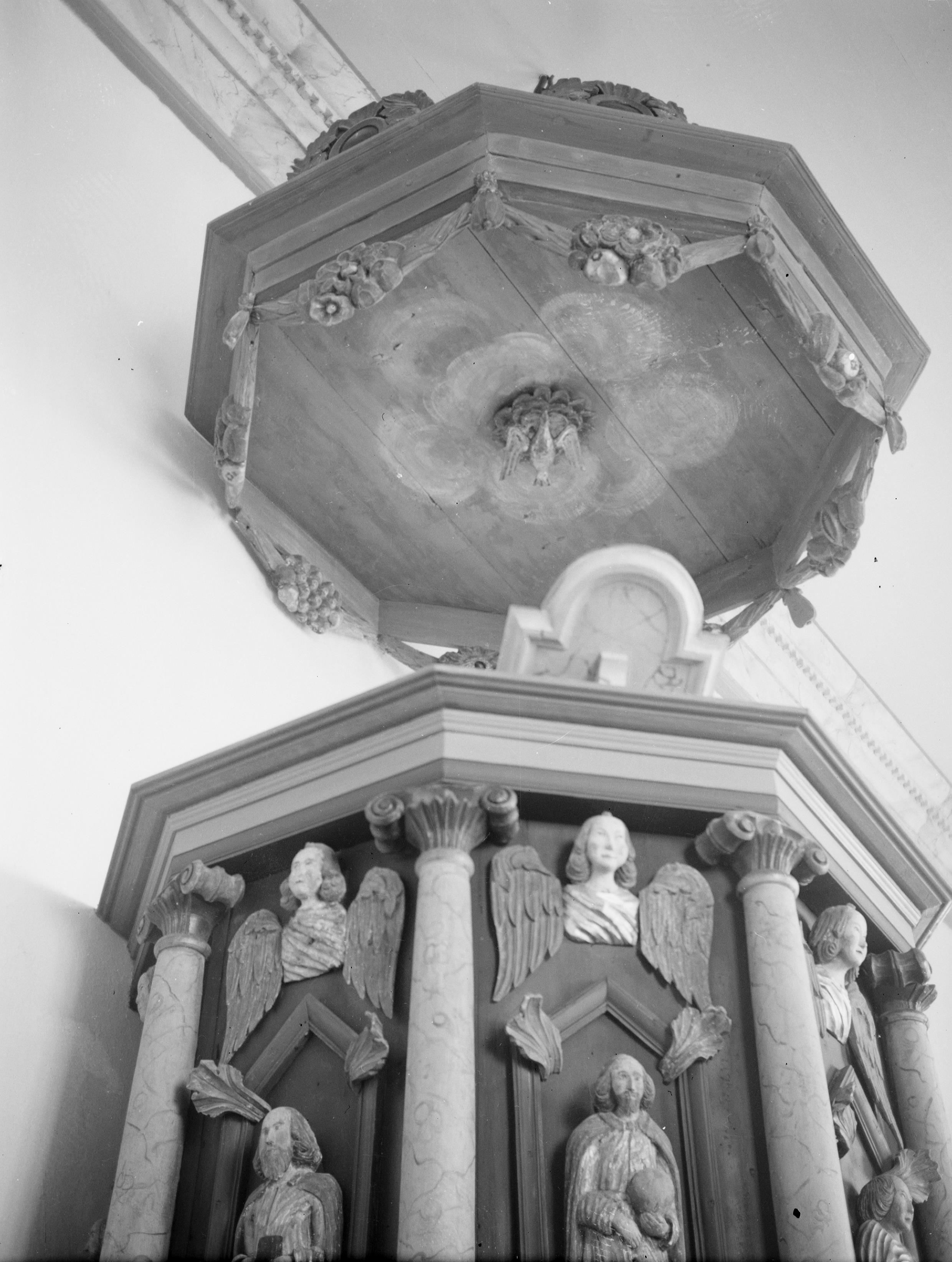 Olle Hellström, Hovs kyrka