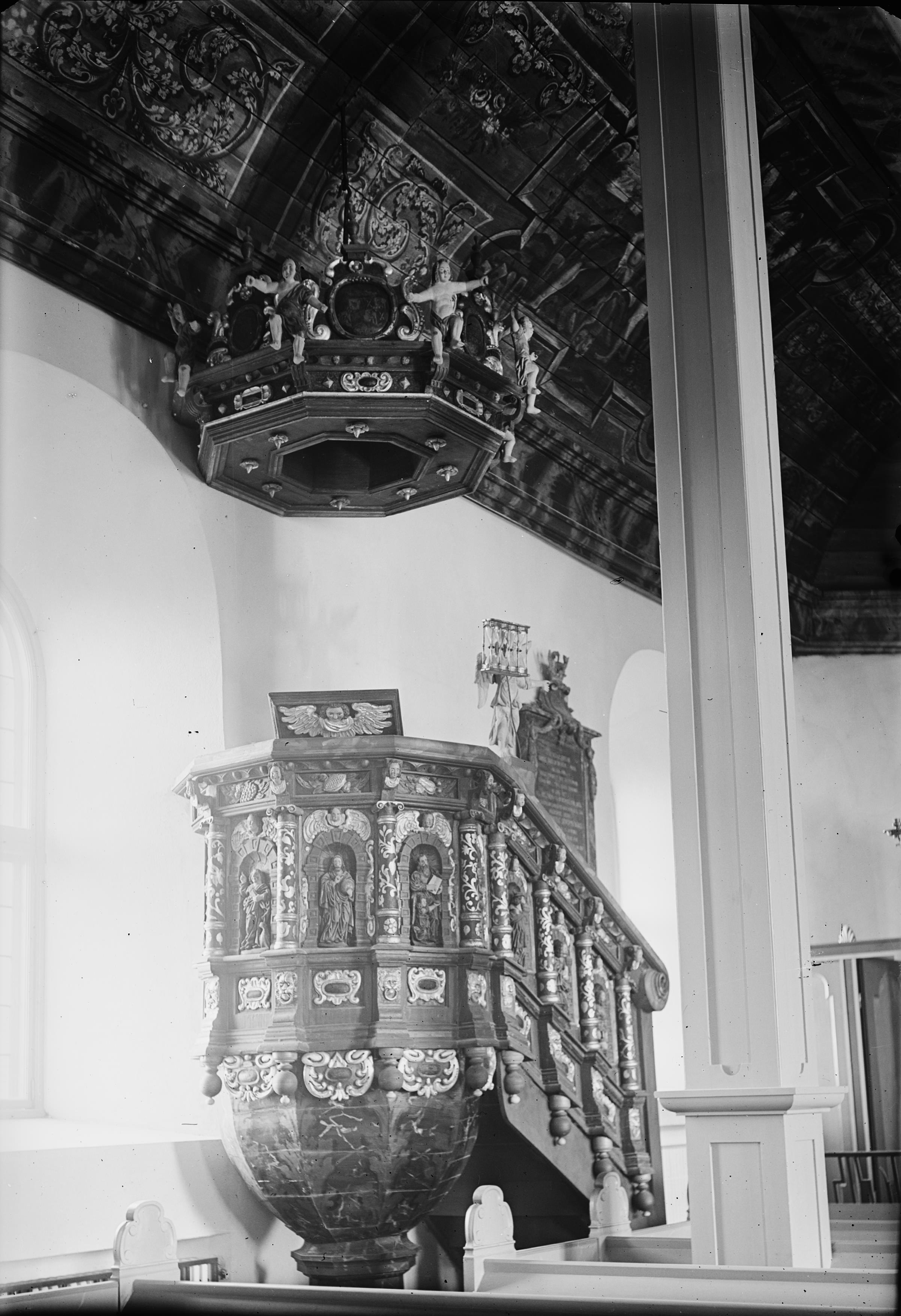 Olle Hellström, Västra Tunhems kyrka