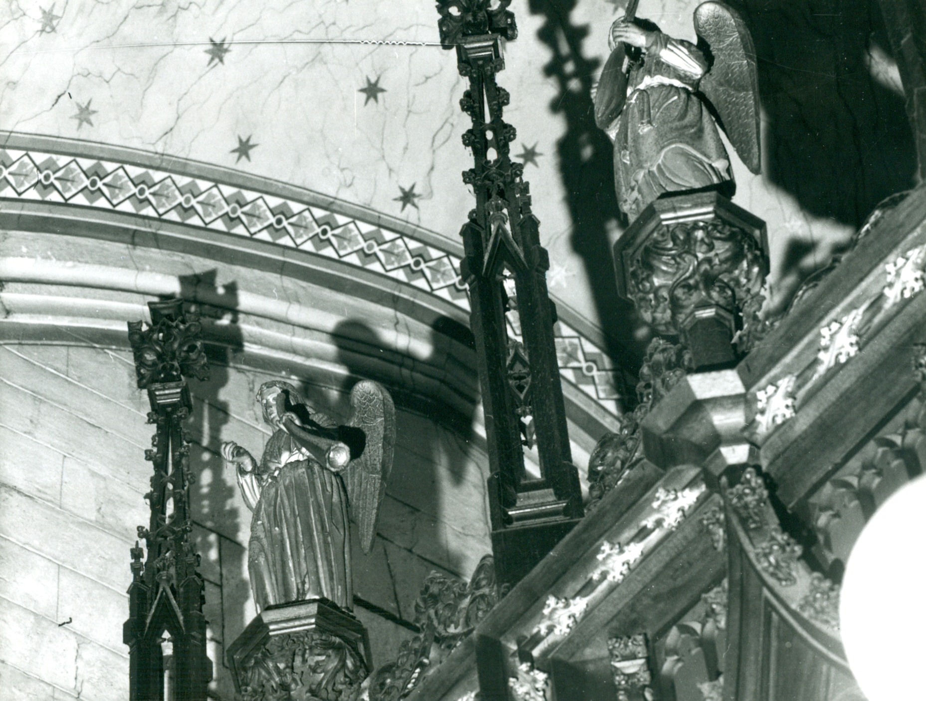Nino Vranić, Zagreb (Zagreb) - Katedrala Uznesenja Blažene Djevice Marije i svetih Stjepana i Ladislava - Detalj dekoracije prospekta - figurice anđela
