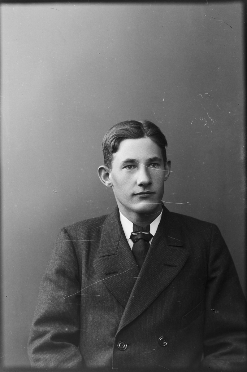 Skötsner-Edhlund, Hjalmar Ölund från Fors, Hökhuvud socken, Uppland 1915