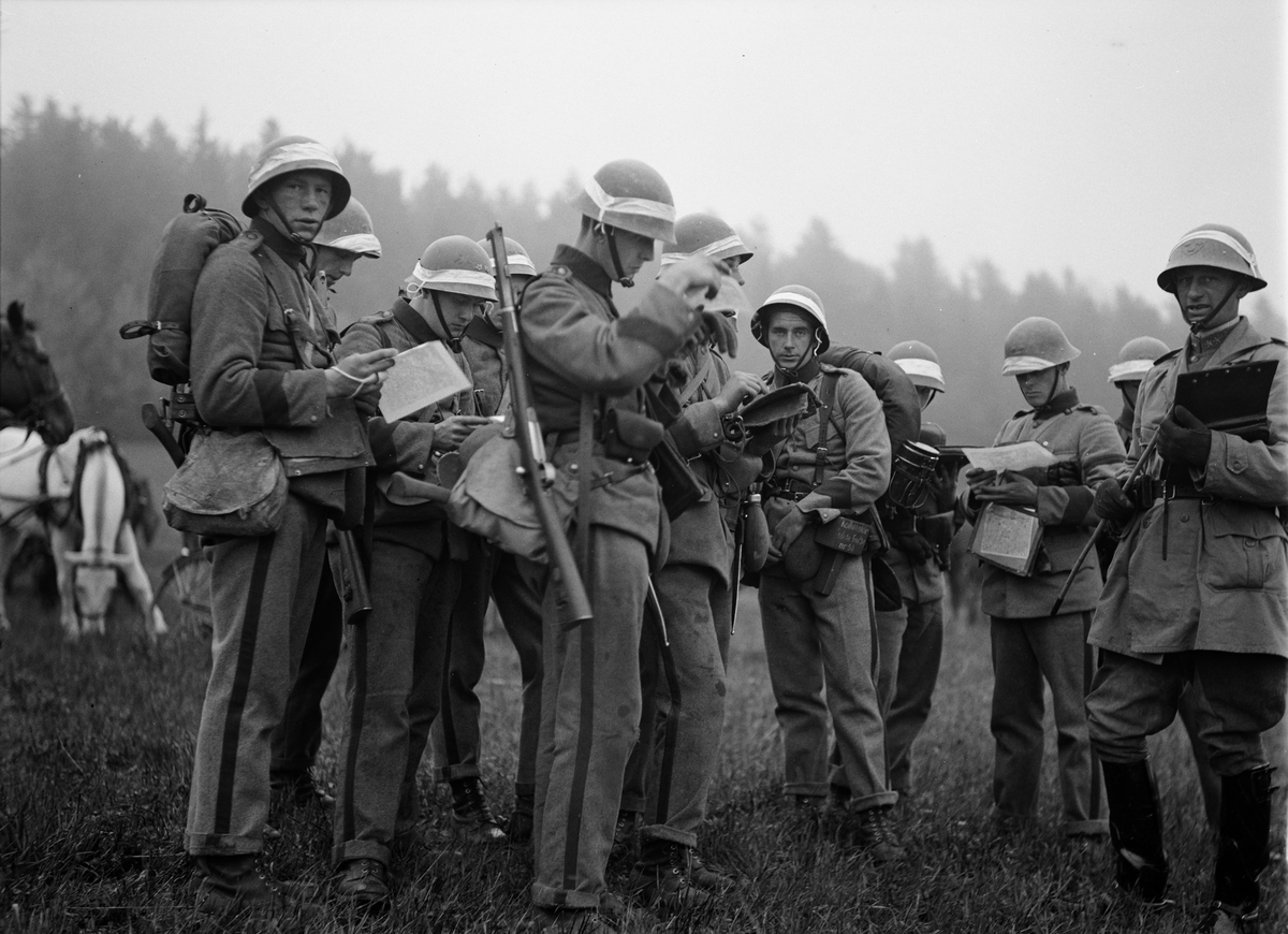 Paul Sandberg, Militärövning, nära Örsundsbro, Uppland 1937