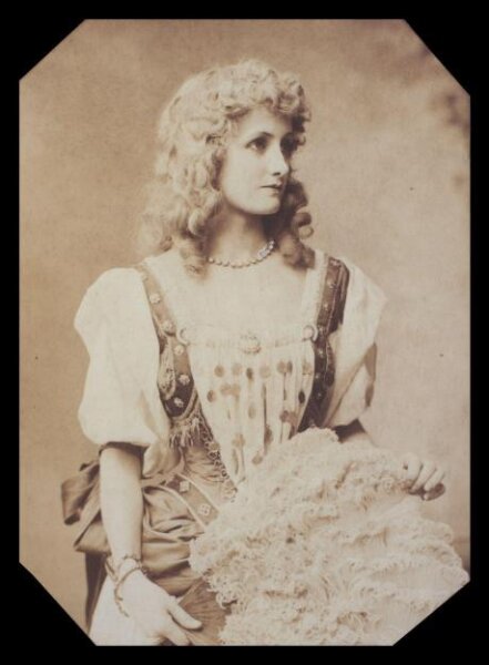 London Stereoscopic and Photographic Company, Guy Little Theatrical Photograph