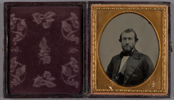 Unknown, [Portrait of a Seated Man with Chin Beard]