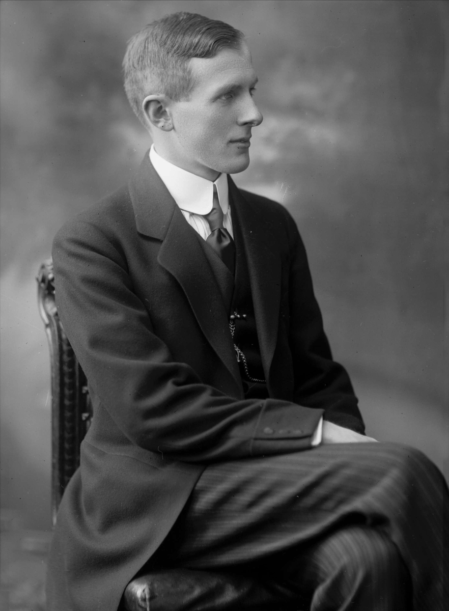 Gustav Borgen, Portrett av fengselsdirektør Conrad Møller Falsen.