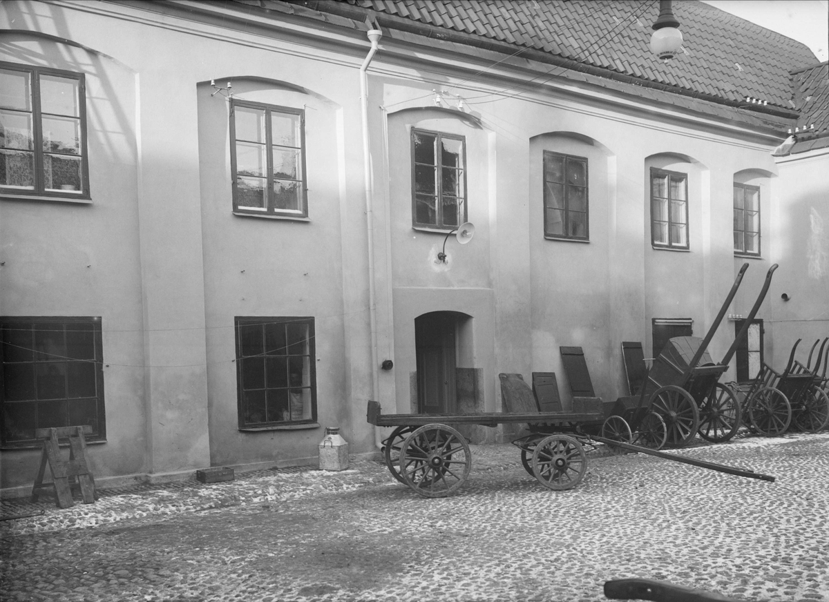 Alfred Dahlgren, Gårdsinteriör, Rudbeckska gården, kvarteret Näktergalen, Kungsängsgatan 1, Uppsala 1901 - 1902