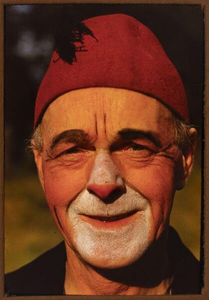 Hinde, John Wilfrid, portrait of a clown wearing a fez hat