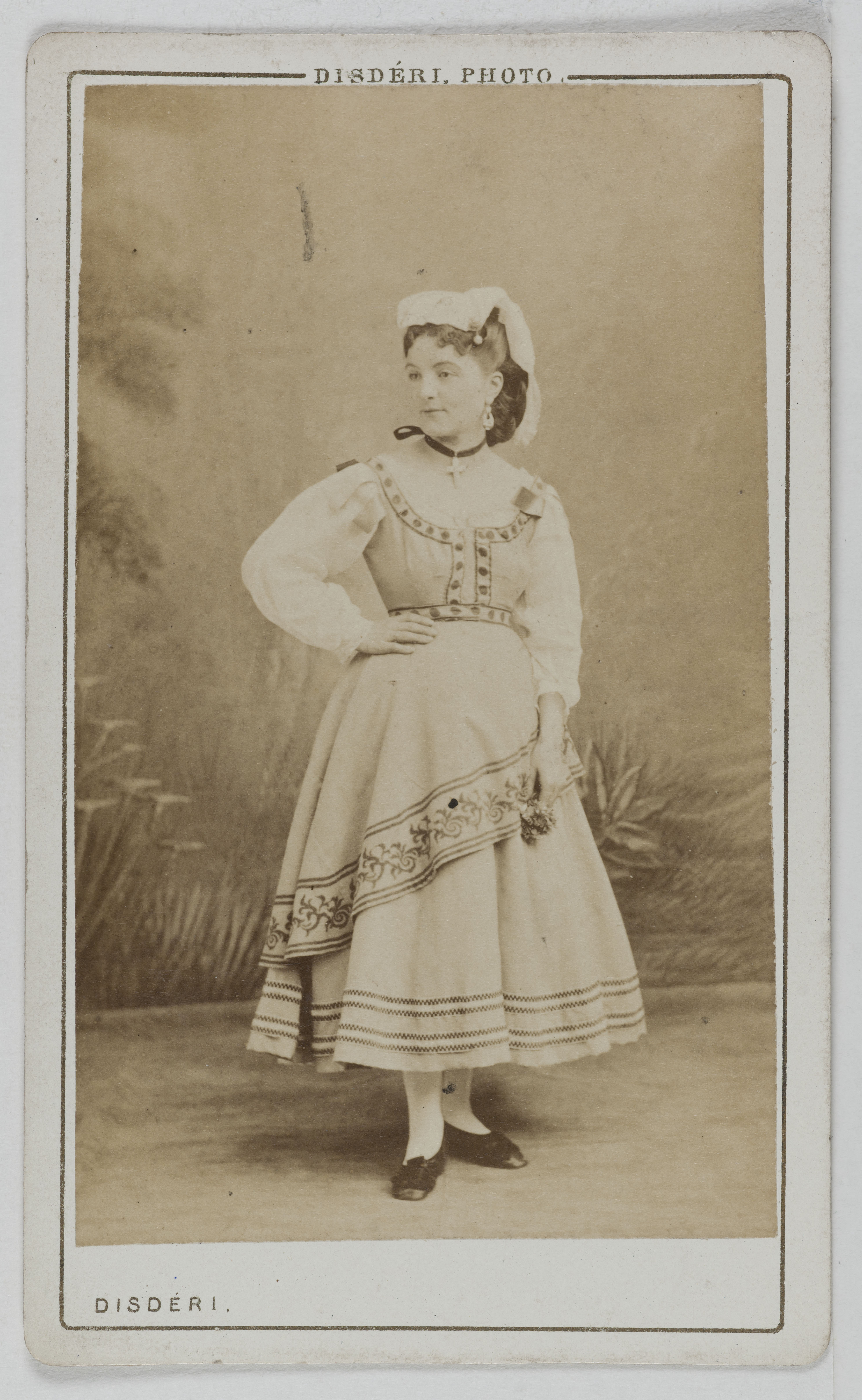 André-Adolphe-Eugène Disdéri, Portrait de Léry, (danseuse)