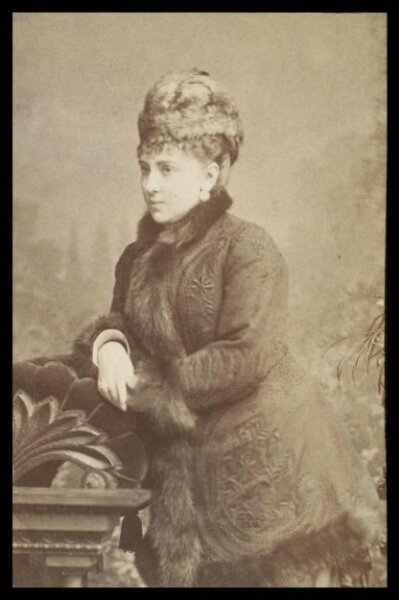 London Stereoscopic and Photographic Company, Guy Little Theatrical Photograph