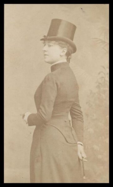 London Stereoscopic and Photographic Company, Guy Little Theatrical Photograph