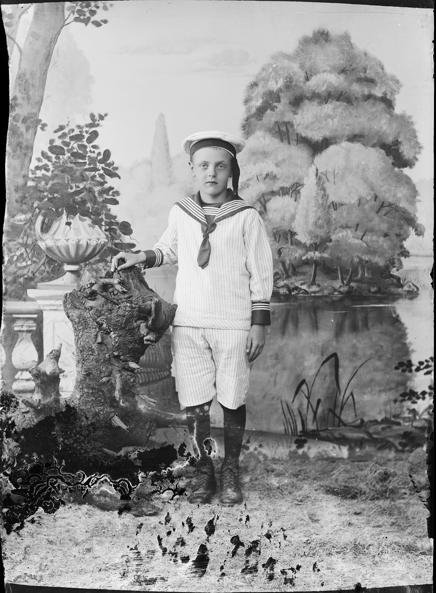 Skötsner-Edhlund, Ateljé Portrait - Boy in a Sailor’s Style, Östhammar, Uppland