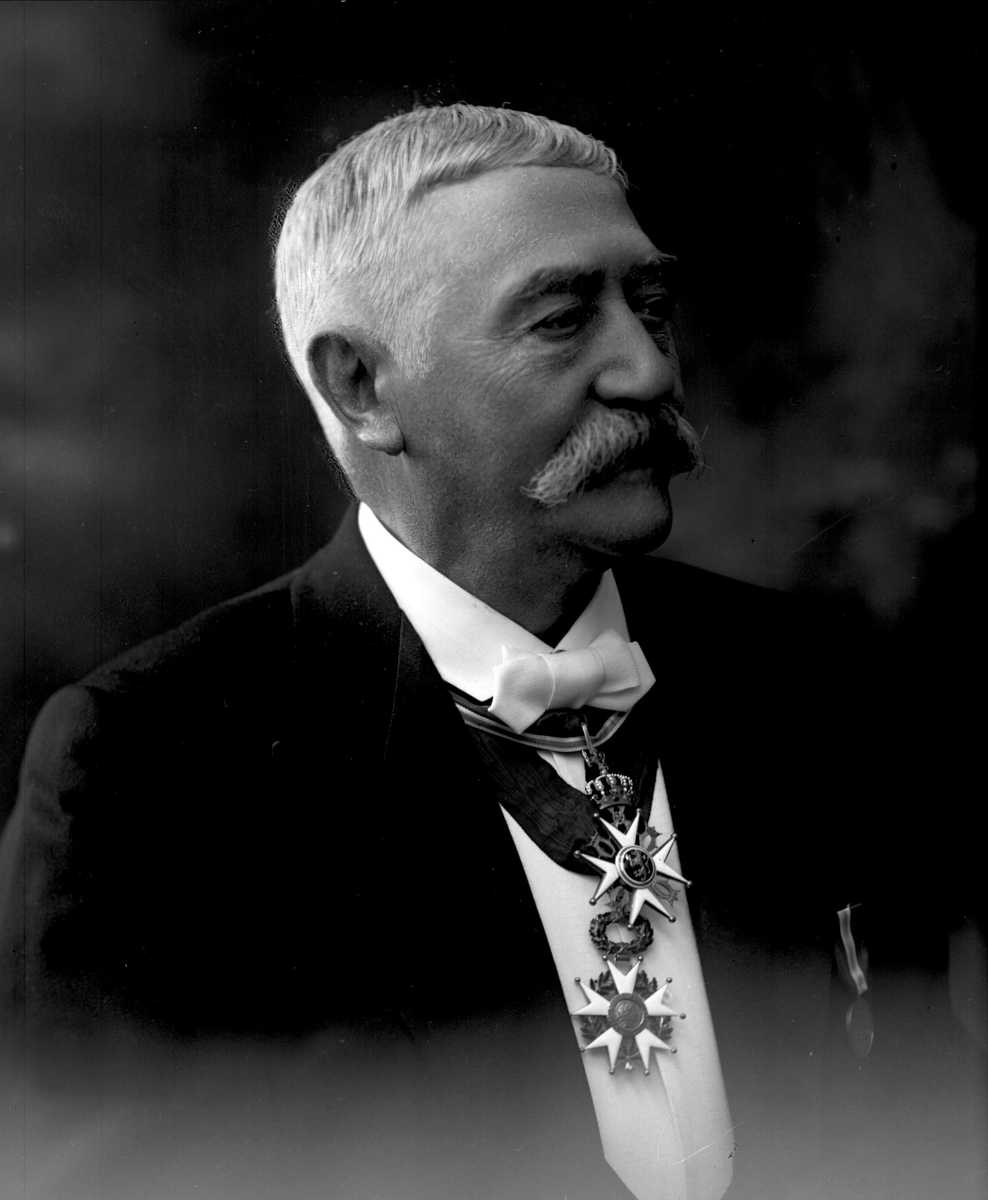 Gustav Borgen, Portrett, stortingsmann Hans Hansen med ordensbånd, St Olavsorden.