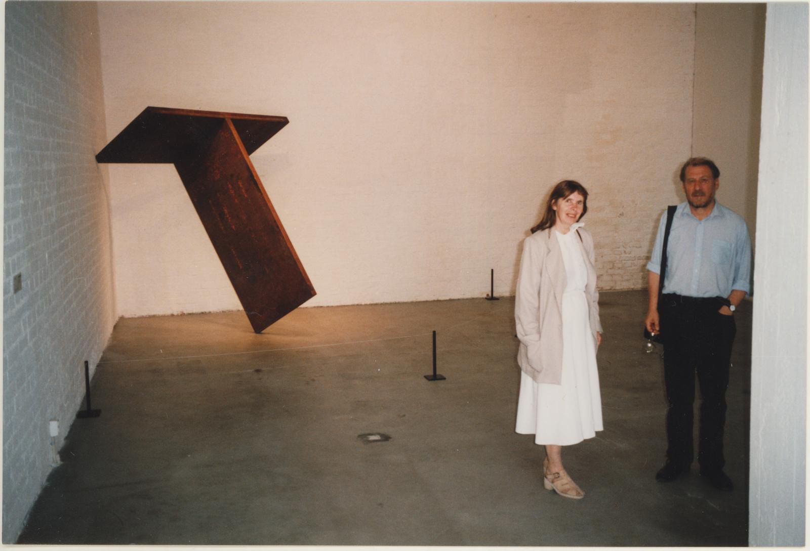 Ene (kujutatu) Asu-Õunas, E. Asu-Õunas Jorma Hautalaga Kiasma uuel skulptuurinäitusel juulis 1999