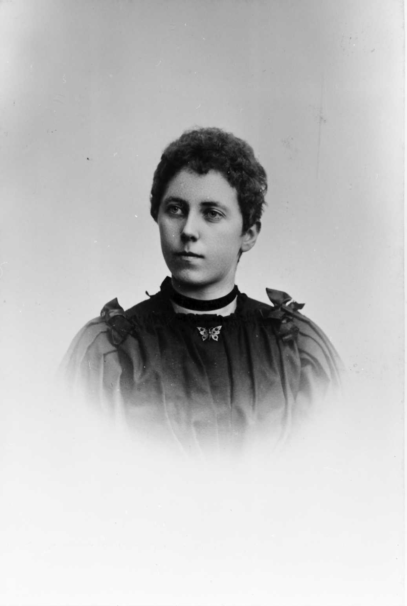 Ukjent, Portrett av kvinne - Ellen Johansdatter Storsteigen (født 1874, reiste til Amerika )