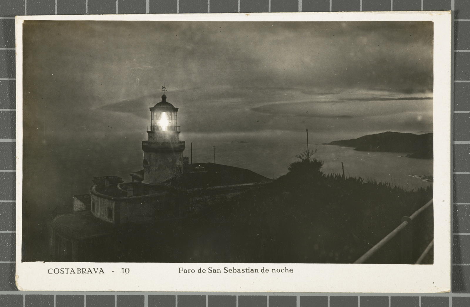 Desconegut, Costa Brava - 10 Faro de San Sebastian de noche