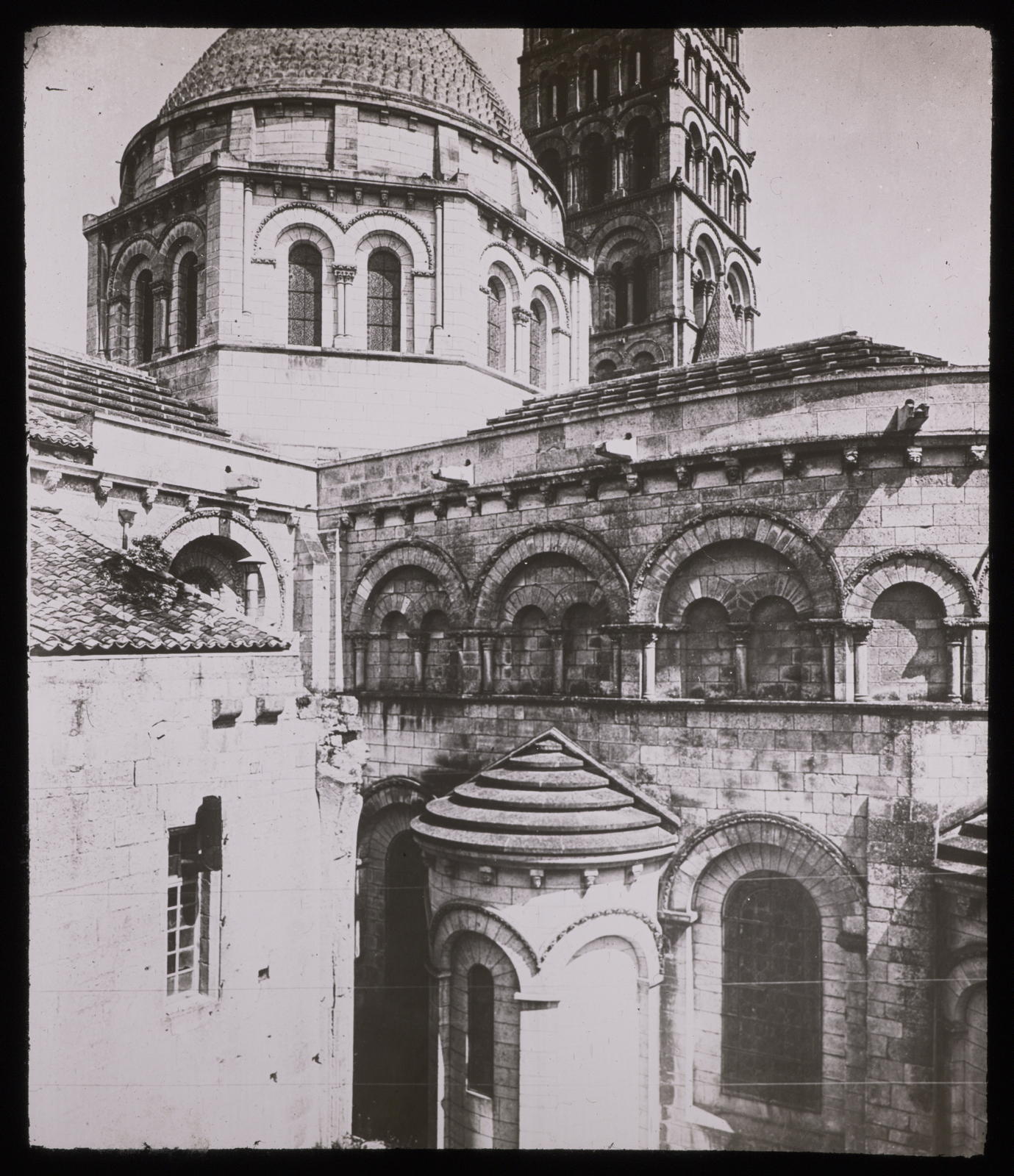 Desconegut, Angoulême. Cathedral. Abside y tower cuadrada Esteva Marata, J.