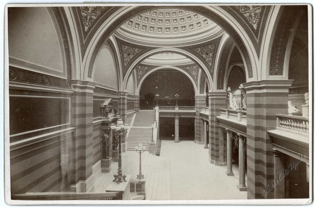 Henri Osti's Fotografiateliér, Förhallen, University House, Uppsala 1891