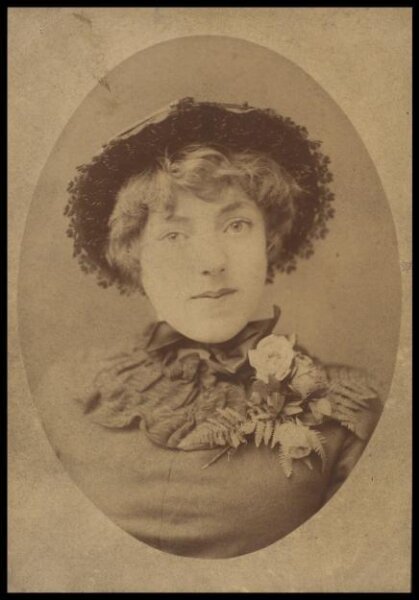 London Stereoscopic and Photographic Company, Guy Little Theatrical Photograph