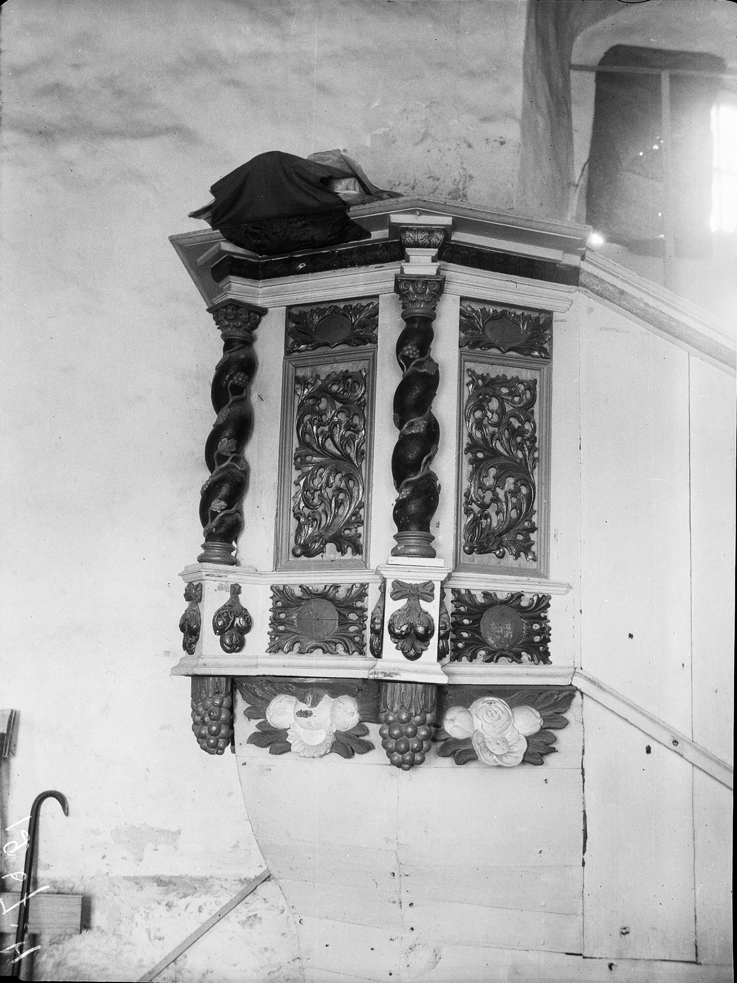 K. J. R. Johansson, Lavads kyrka
