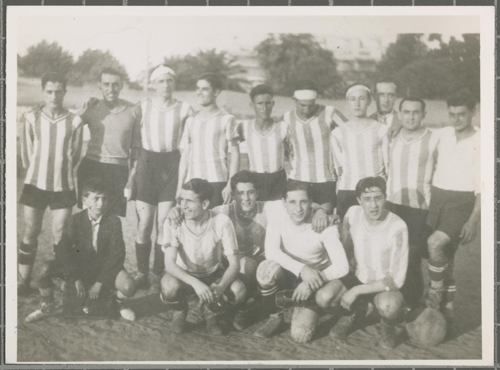 Desconegut, [Retrat de l'equip de futbol del Girona FC]