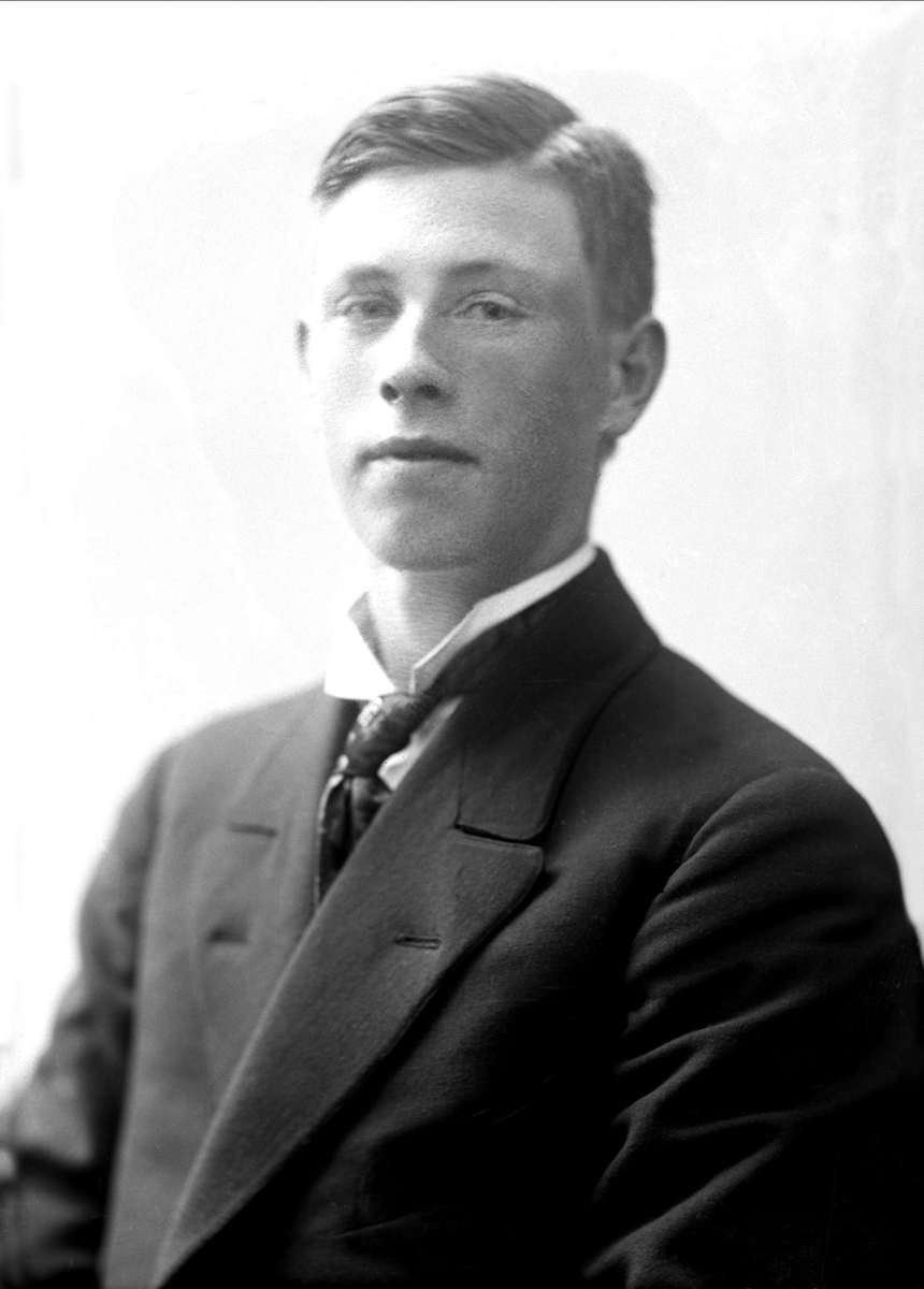 Gustav Borgen, NFB.00641