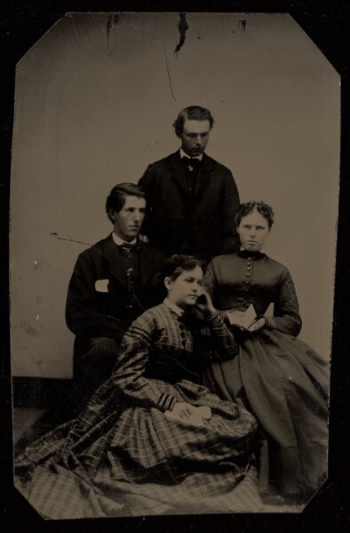 Unknown, [Portrait of an Unidentified Family]
