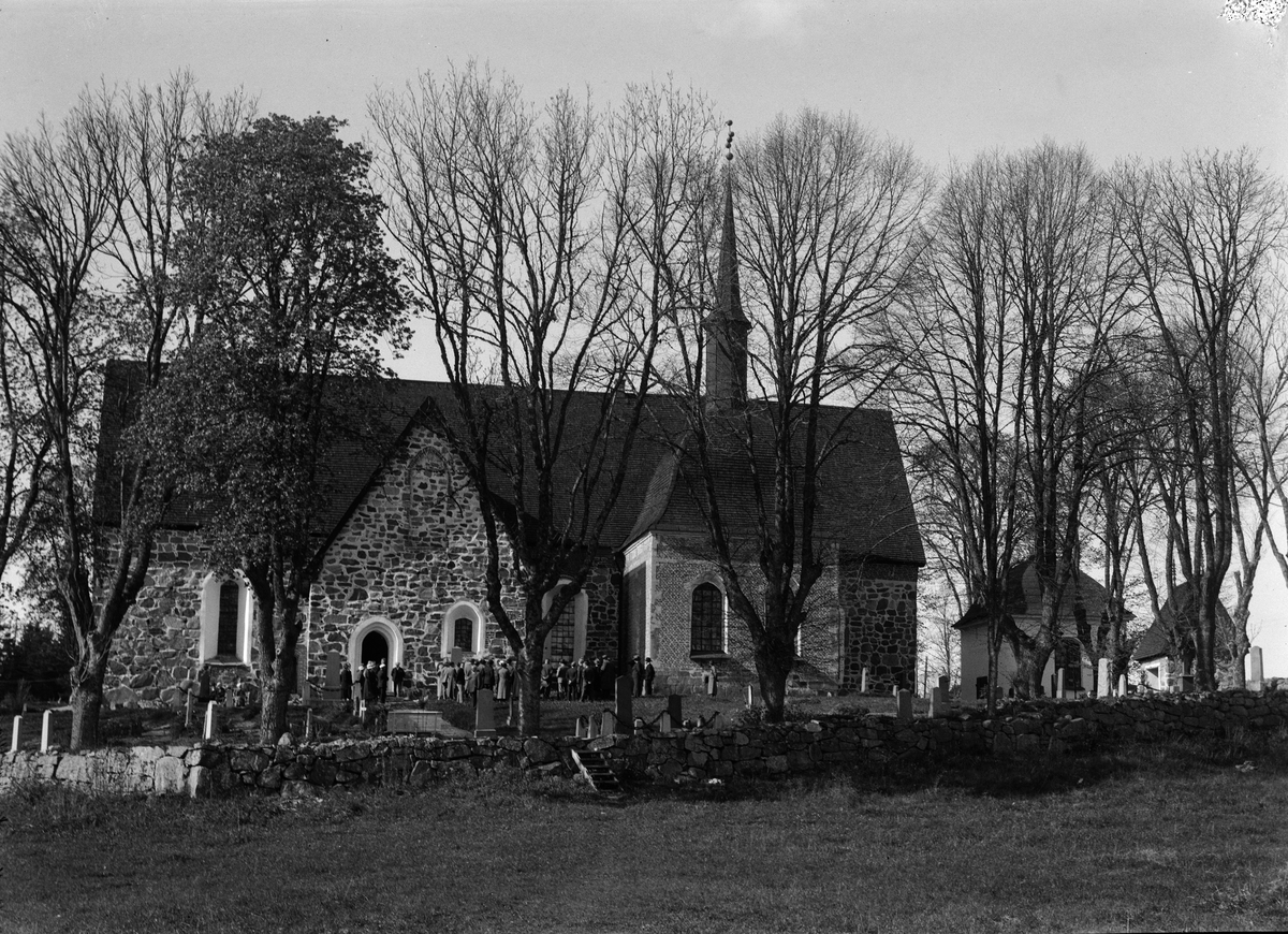 Paul Sandberg, Upplands fornminnesförening besöker Frötuna kyrka