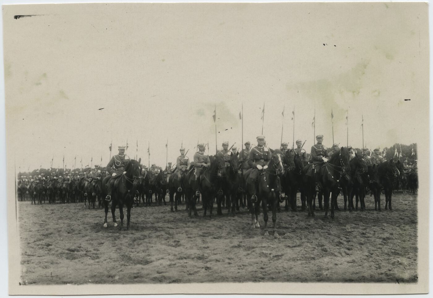 Nežinomas autorius, Husarų pulkas dalyvauja parade