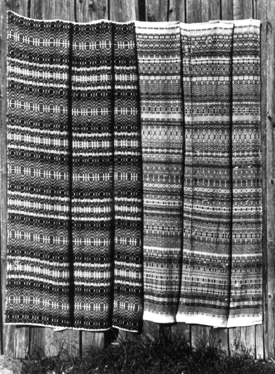 Anna Grostøl, Iveland, Vest-Agder 1941. Tepper. To skillbragder, det en vevd ca. 1900.