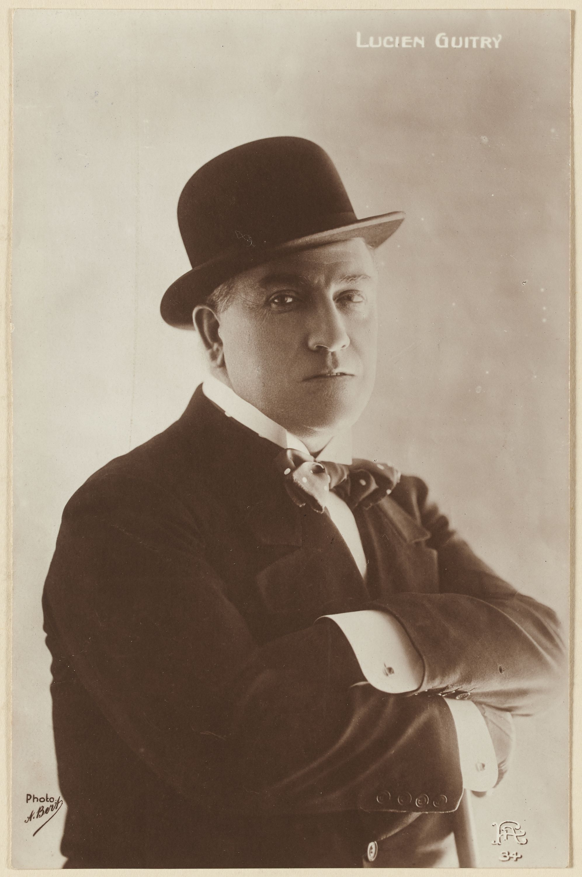 Anonyme, Lucien Guitry