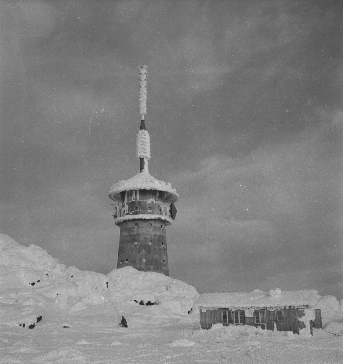Per Magne Grue, Tynset, Tronfjell, Radiosender, Tårn, Hus, Vinter