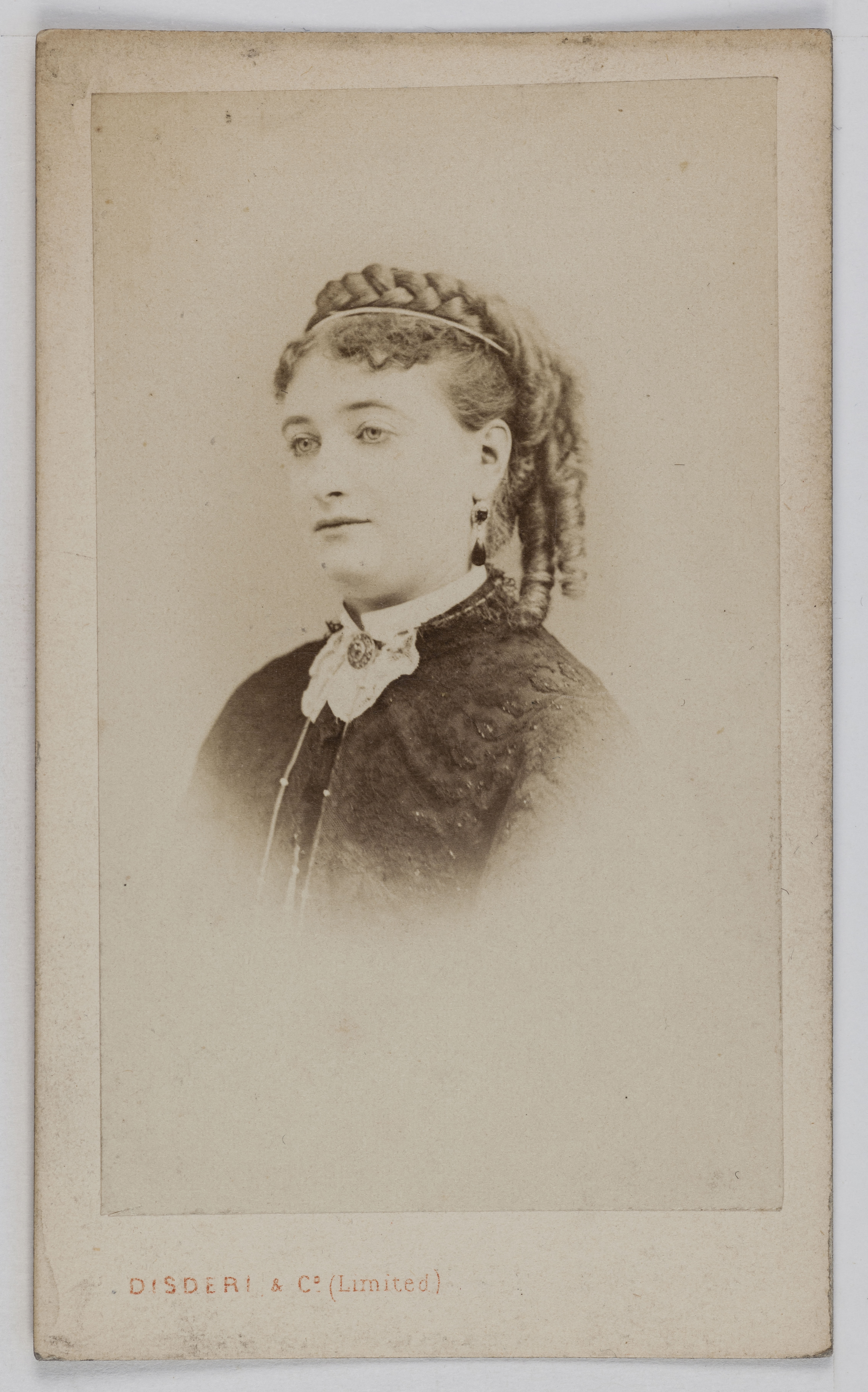 Disderi & Cie, Portrait de Valois, actrice.
