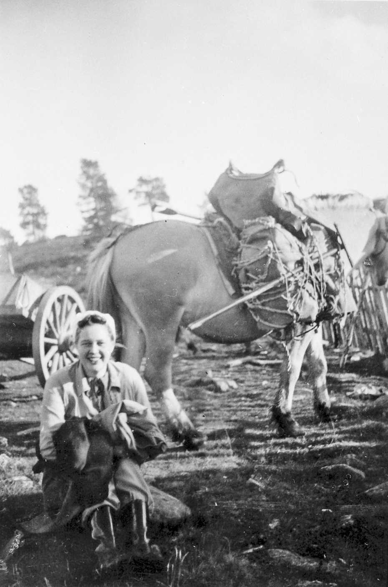 Rachel Haarseth, Hest, kvinne, klær.