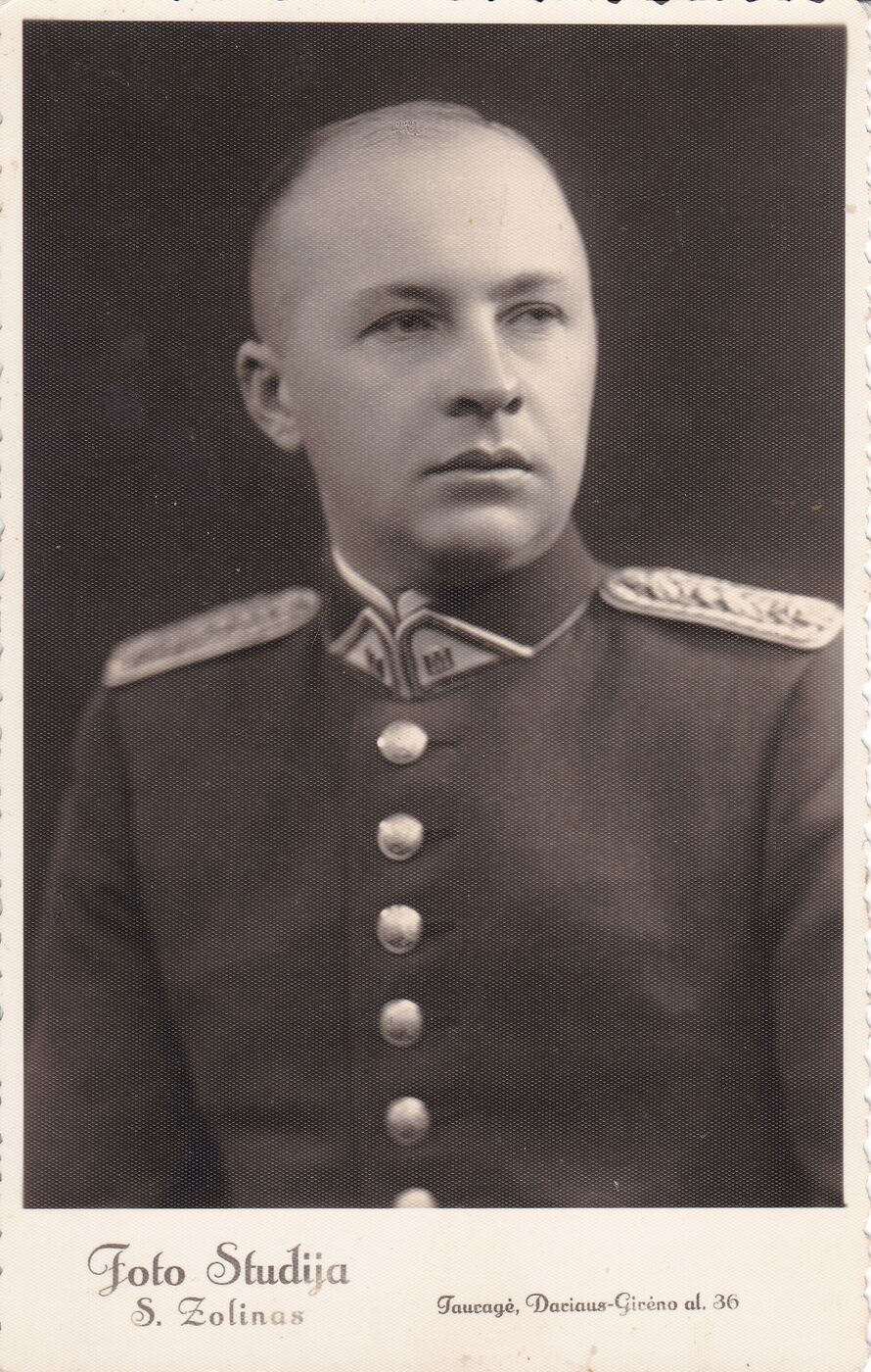 S. Zolinas, Veteranas, jaunesnysis leitenantas, gydytojas Antanas Žlioba