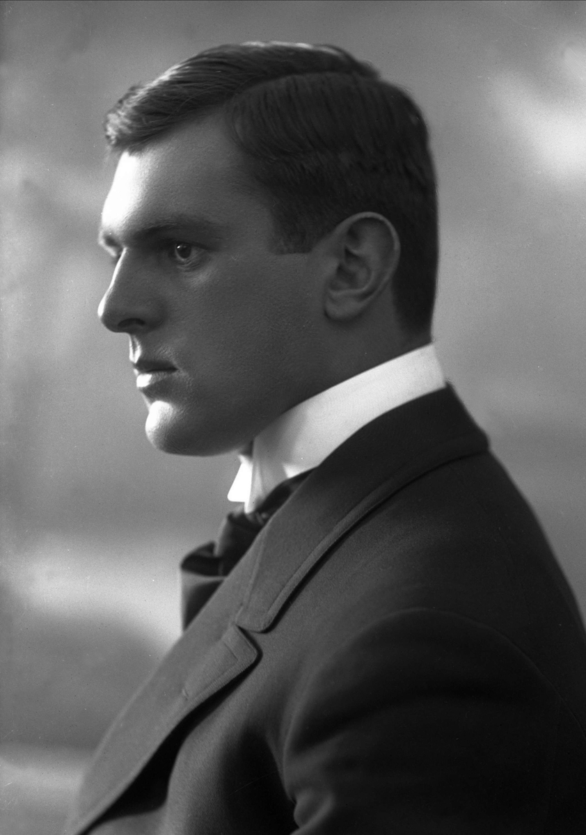 Gustav Borgen, Portrett, Trygve Gran, flyver og polarforsker.
