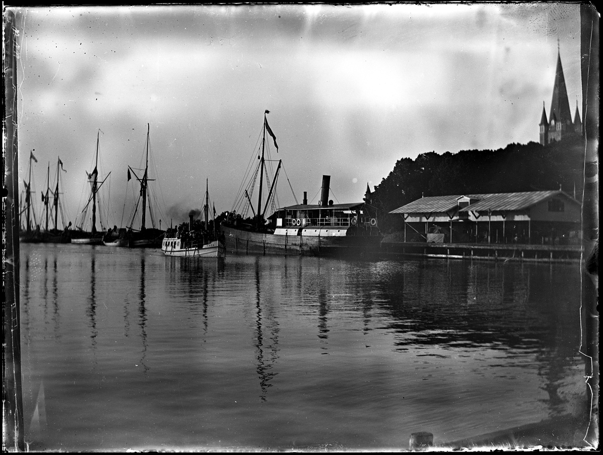 Einar Torgny, Vy av Mariestads hamn