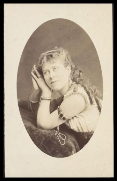 London Stereoscopic and Photographic Company, Guy Little Theatrical Photograph