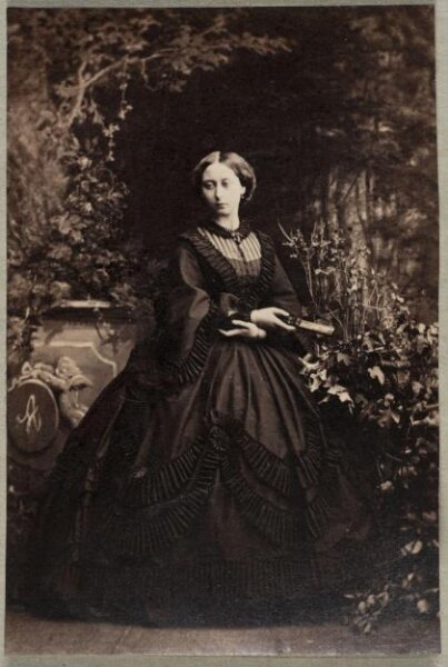 Unknown, Carte-de-visite photographs (480). Four photographs  are dry-mounted to each sheet (120).
