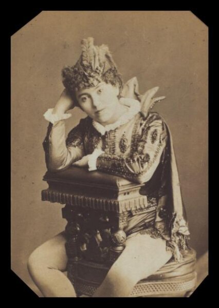 London Stereoscopic and Photographic Company, Guy Little Theatrical Photograph