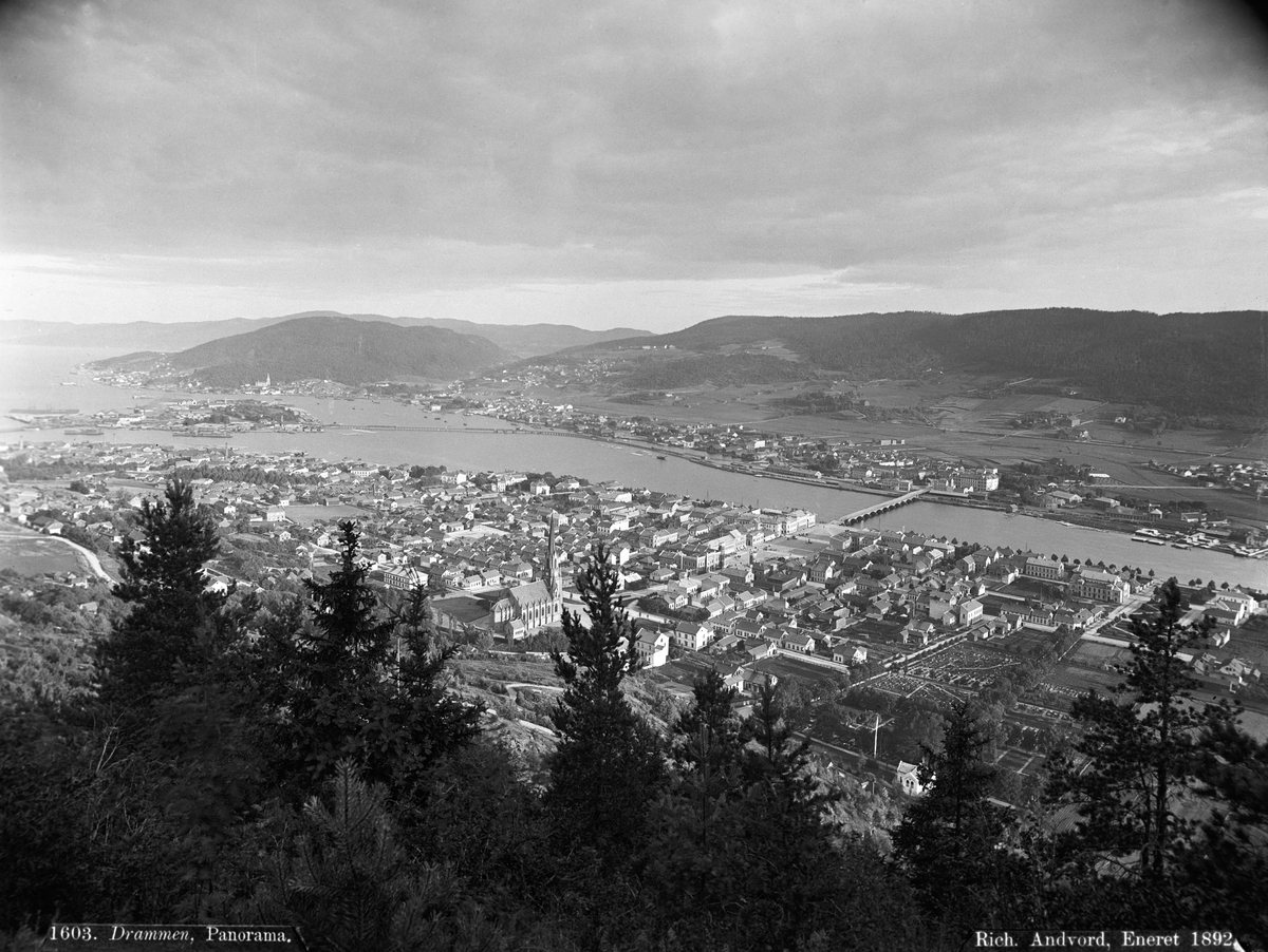 Axel Lindahl, Prot: Drammen Panorama I-III Neg: Drammen Panorama