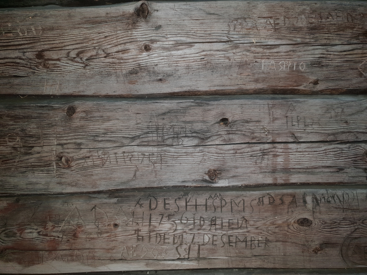 Jennie Tiderman-Österberg, Hourly wall with carvings, indoors, the Arch Council, Ore, 2018.