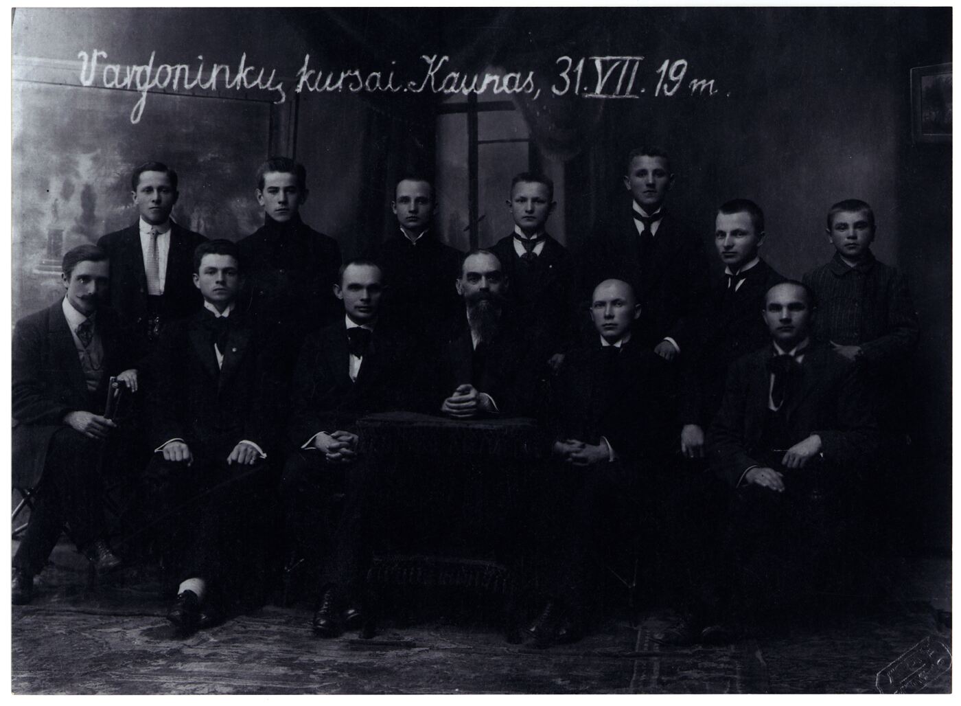 Nežinomas fotografas, J. Naujalis su vargonininkais