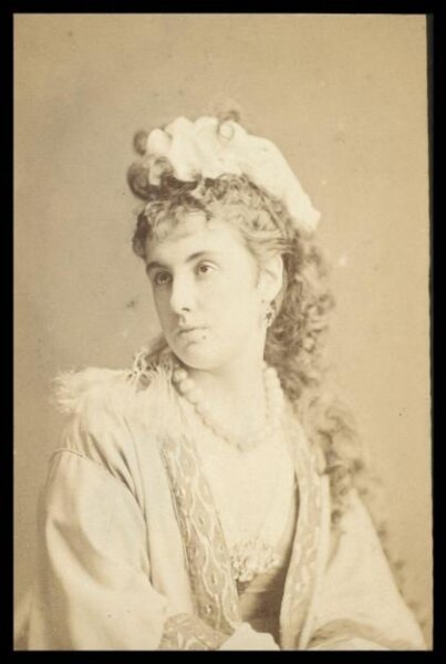 London Stereoscopic and Photographic Company, Guy Little Theatrical Photograph