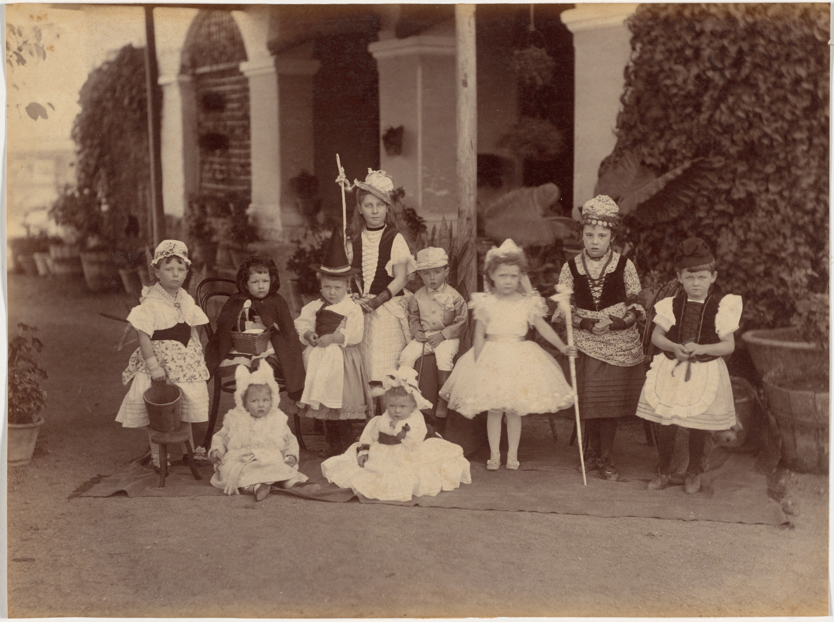 Raja Deen Dayal, Fancy Group of Children, Indore