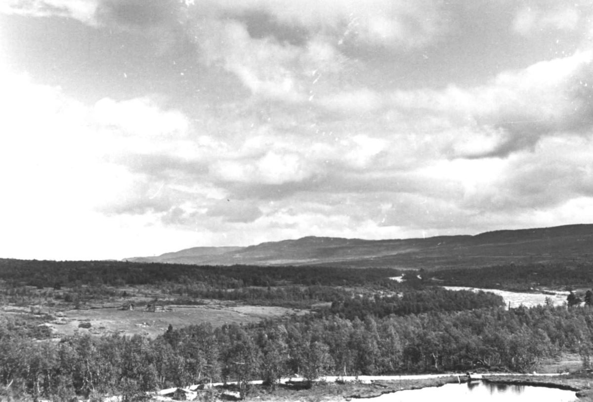 Anna Grostøl, Utsikt frå Hovden Turisthotell, Bykle 1939.
