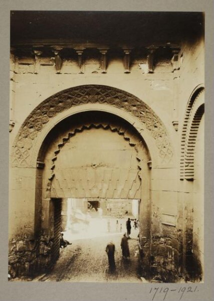 K.A.C. Creswell, Entrance through the Bab al-Futuh, North Wall, Cairo