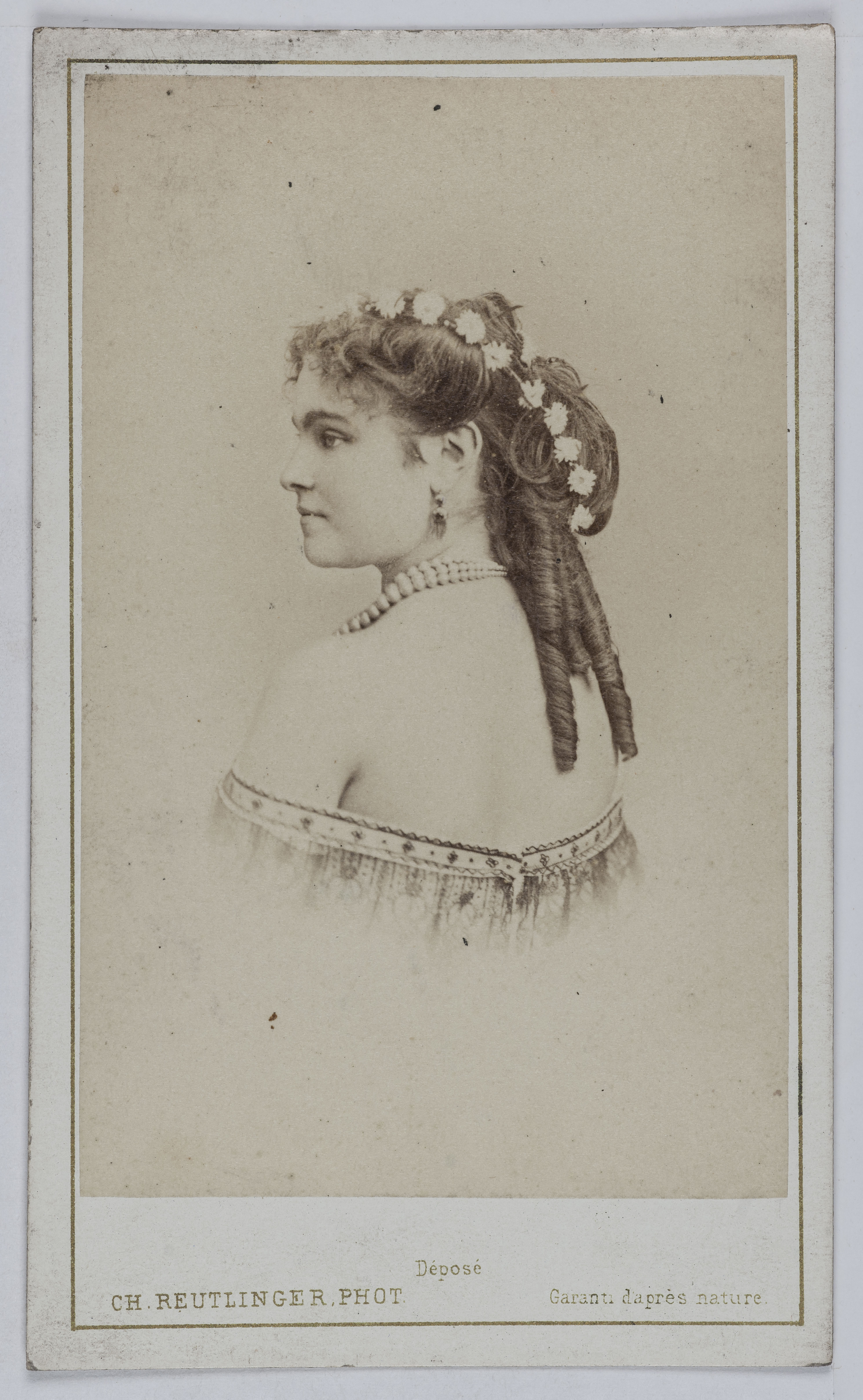 Charles Reutlinger, Portrait de Mademoiselle Rolla, actrice au Théâtre de Vaudeville en 1868.