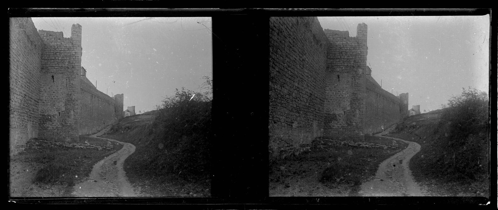 Desconegut, [Outside Wall Walk]