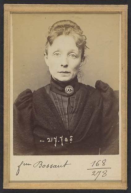 Alphonse Bertillon, Loth. Clotilde, Caroline (femme Bossant). 43 ans, née à Valenciennes. Sans profession. Anarchiste. 27/4/94.